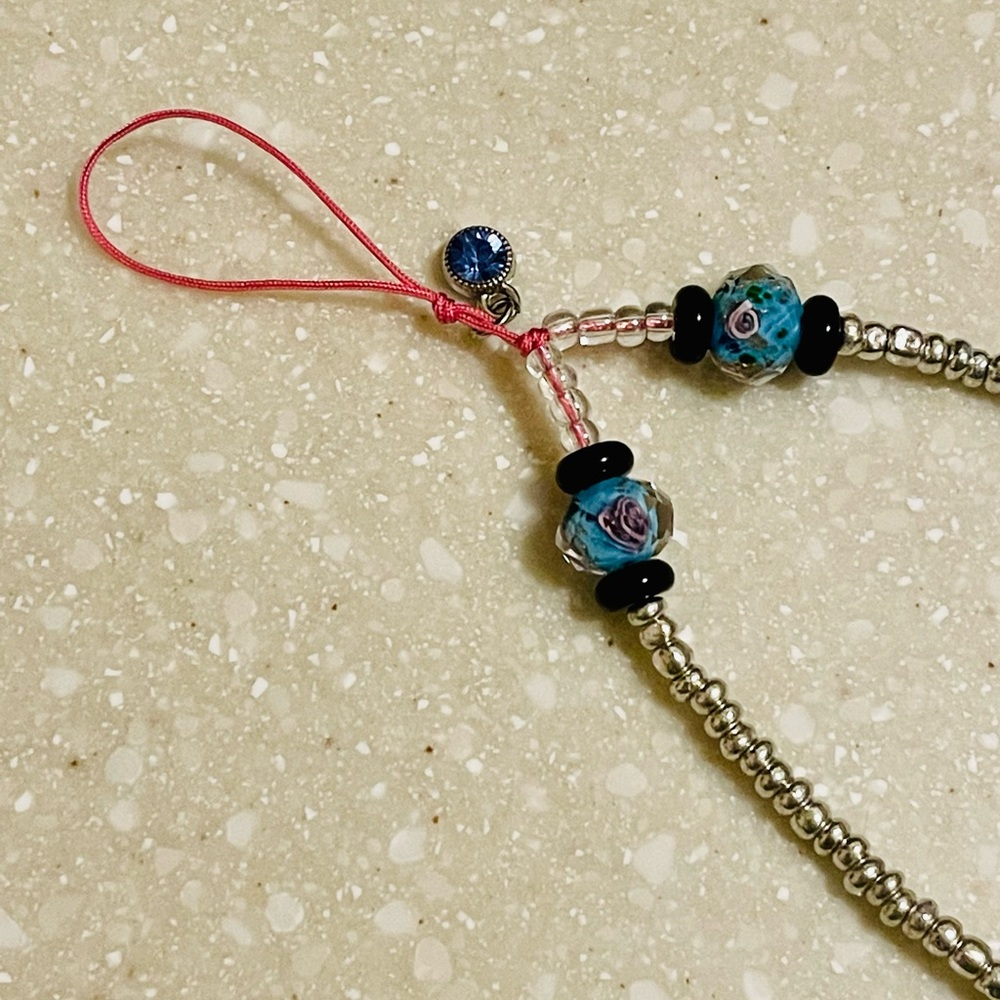 Phone String!! 💕🌹💙 - Picture 4 of 5